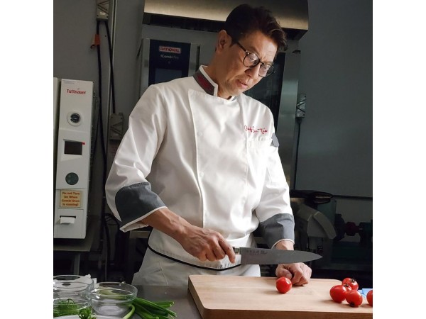 Chef Eric in action.
